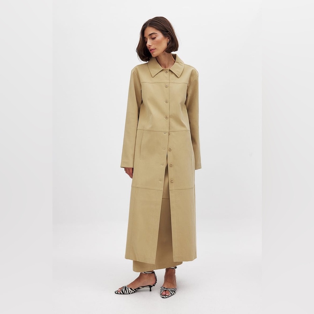 Chic Beige Women's Trench Coat
